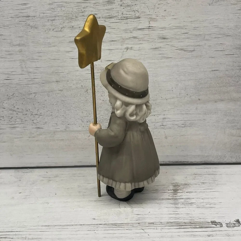 1998 Enesco Pretty as a Picture Winter Mini Figurines 375896 375594 Kim Anderson